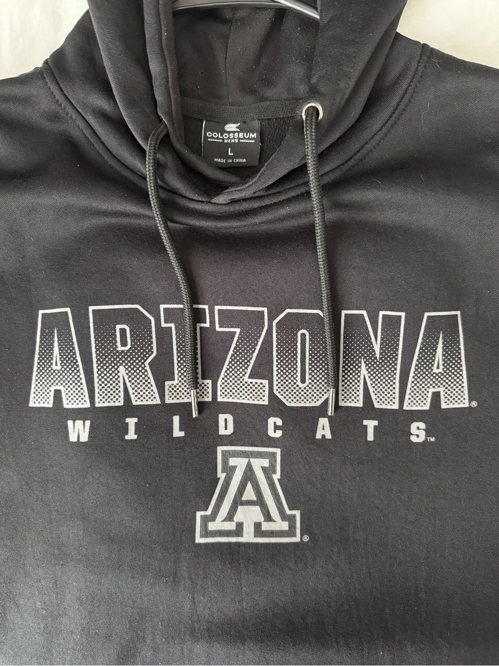 Colosseum U of A Arizona Wildcats Blackout 3.0 hoodie hooded sweatshirt EUC